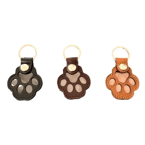 جاکلیدی چرم محفظه دار طرح پنجه